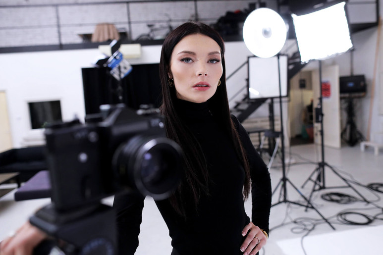 Derrière son visage de poker