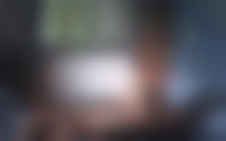 Luna Okkos tolle Dessous und Sex auf der Fensterbank