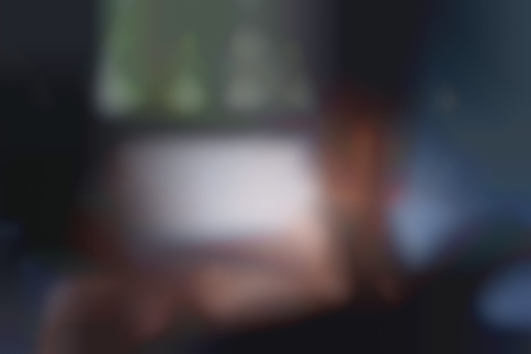 Luna Okkos tolle Dessous und Sex auf der Fensterbank