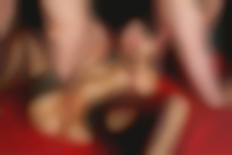 The pretty brunette Kitty Klitt