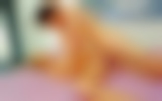 Angel Emily überredet ihre Freunde, mit Swingern zu schlafen