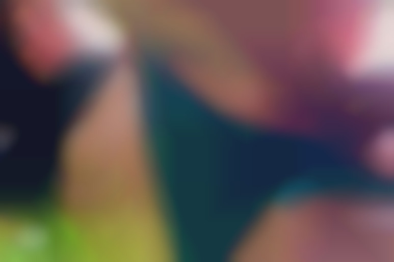 Sous les palmiers : intensité sensuelle avec Bella Tina