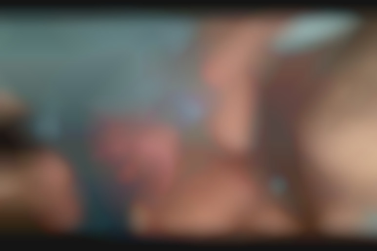 Sexe hardcore dans la cuisine avec Bella Tina