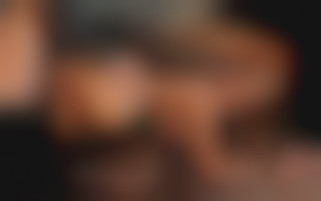 Valentina vous offre un strip tease chic avant une partie de sexe choc