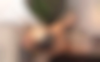 En plein diner, Aleska Diamond se fait baiser sur la table
