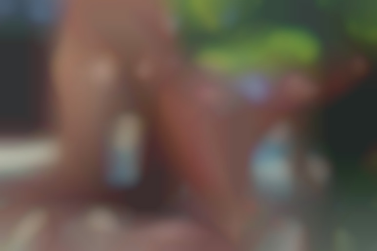 Brutzelnde Verführung beim Sonnenbaden