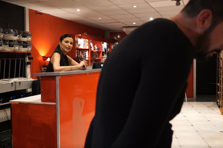 Die Sexshop-Verkäuferin