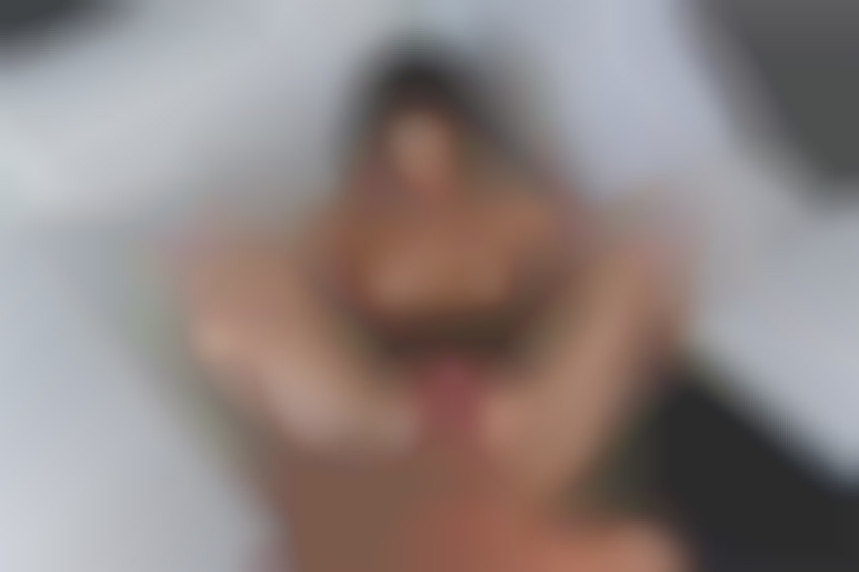 Masturbation à l'italienne avec les pieds