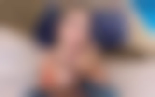 Blowjob am Pool mit Little Angel