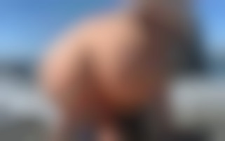 Sexe à la plage pour Eva Elfie