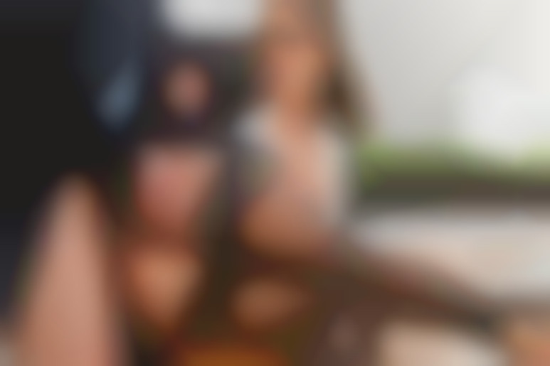 Nikita soumise à son patron