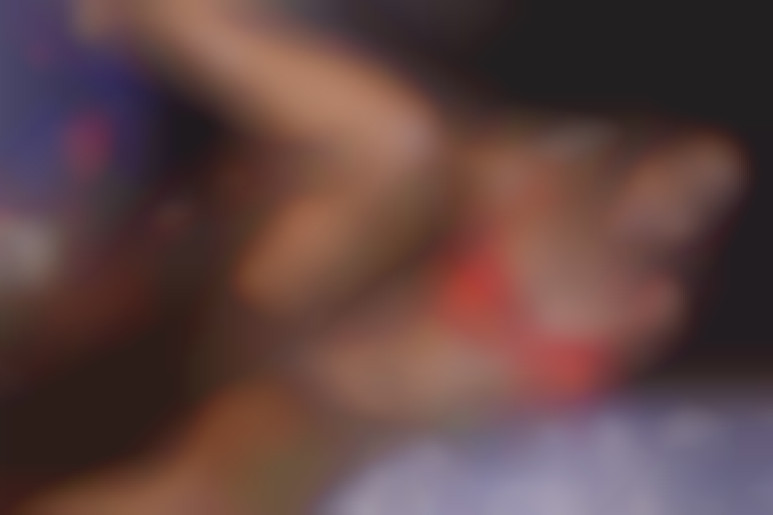 The lovers - Comforting friends