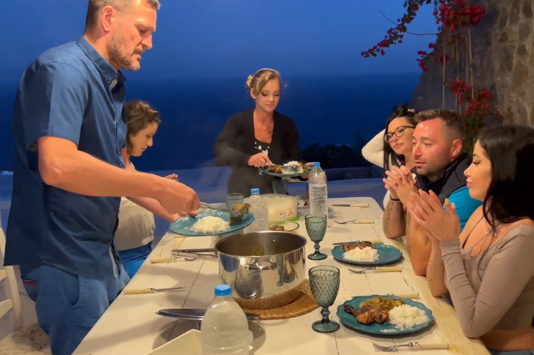 Foursome among girlfriends