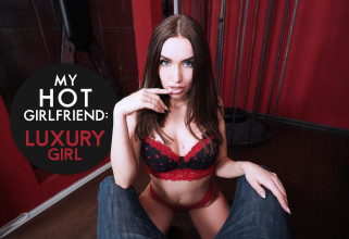 My Hot Girlfriend: Luxury Girl