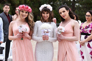 Your bride, Riley Reid, has a sexy surprise in store for you.