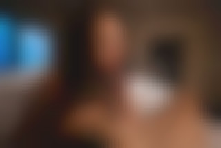 You just woke up in the morning and Alexis already wants your cock.