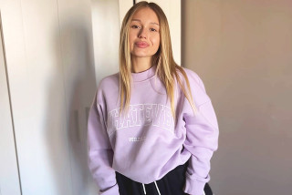 Your cute girlfriend, Allinika